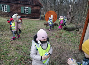 "Pszczółki" na zajęciach edukacyjnych w Centrum Edukacji Przyrodniczo-Leśnej Lasów Państwowych